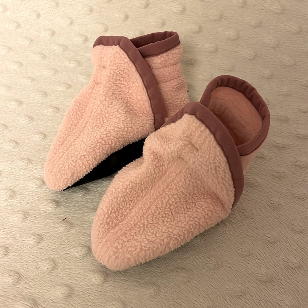 Baby Patagonia Synchilla booties- 3-6M
